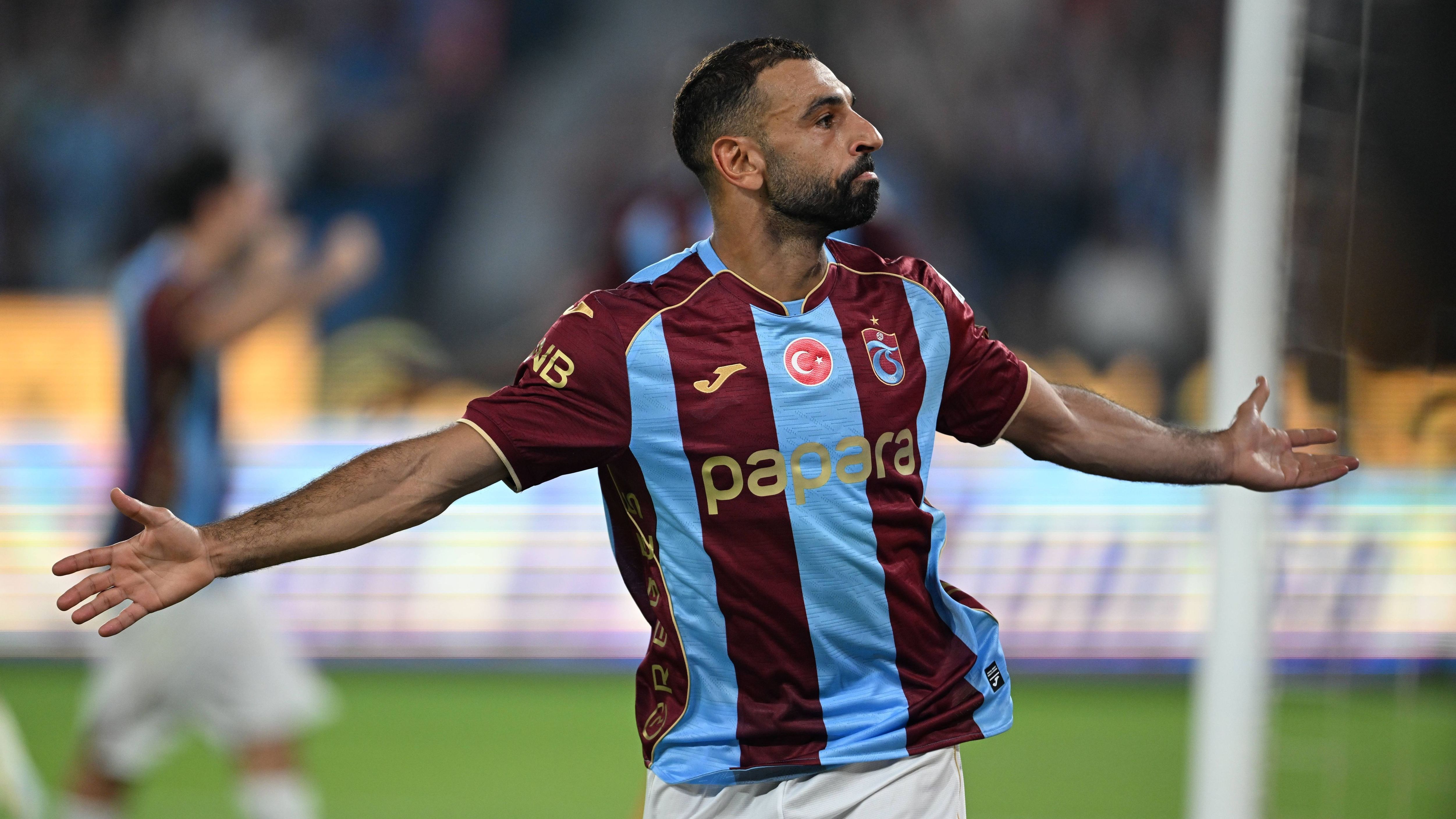ما القنوات الناقلة لمباراة فيرينتسفاروشي وطرابزون سبور في إياب التصفيات المؤهلة للدوري الأوروبي 2026-2027؟ وكيف تشاهدها عبر الإنترنت؟