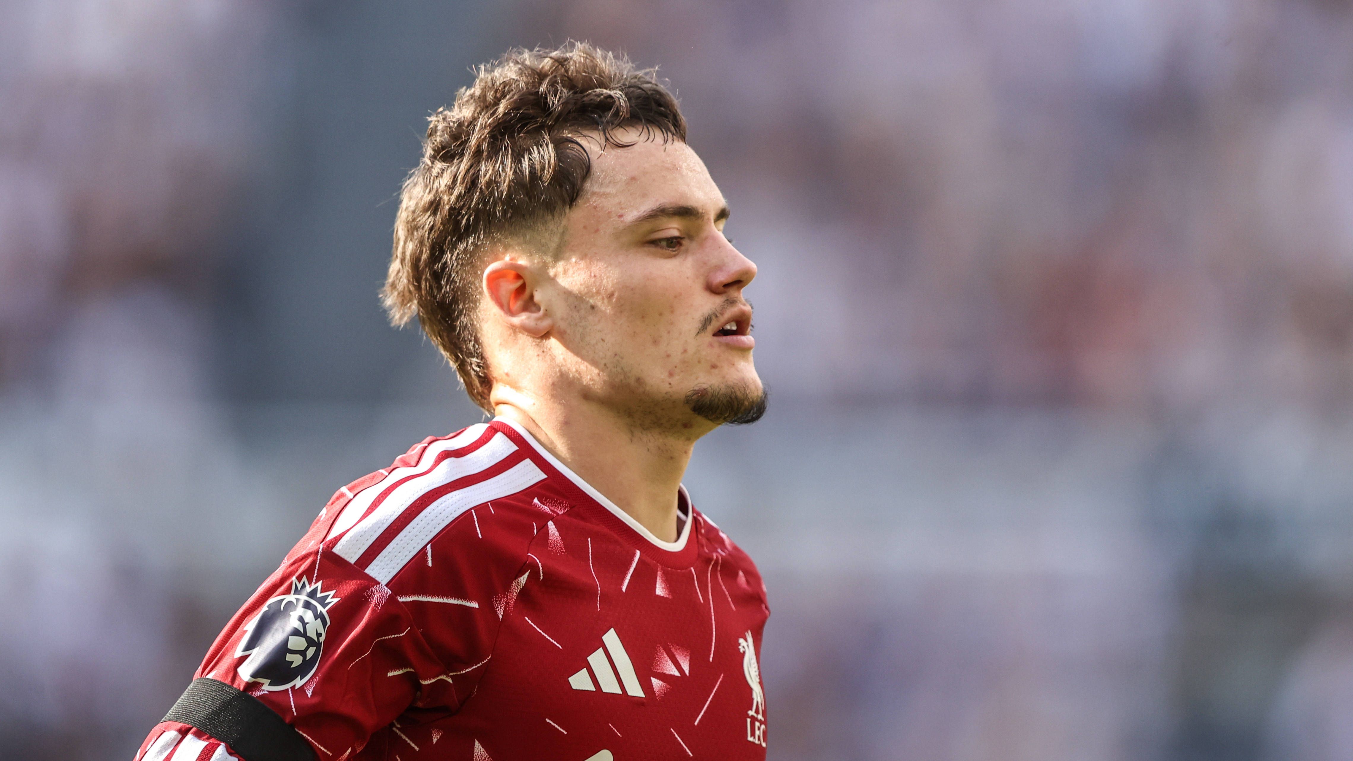 ما القنوات الناقلة لمباراة ليفربول ونوتينجهام فورست في الدوري الإنجليزي 2026-2027؟ وكيف تشاهدها عبر الإنترنت؟