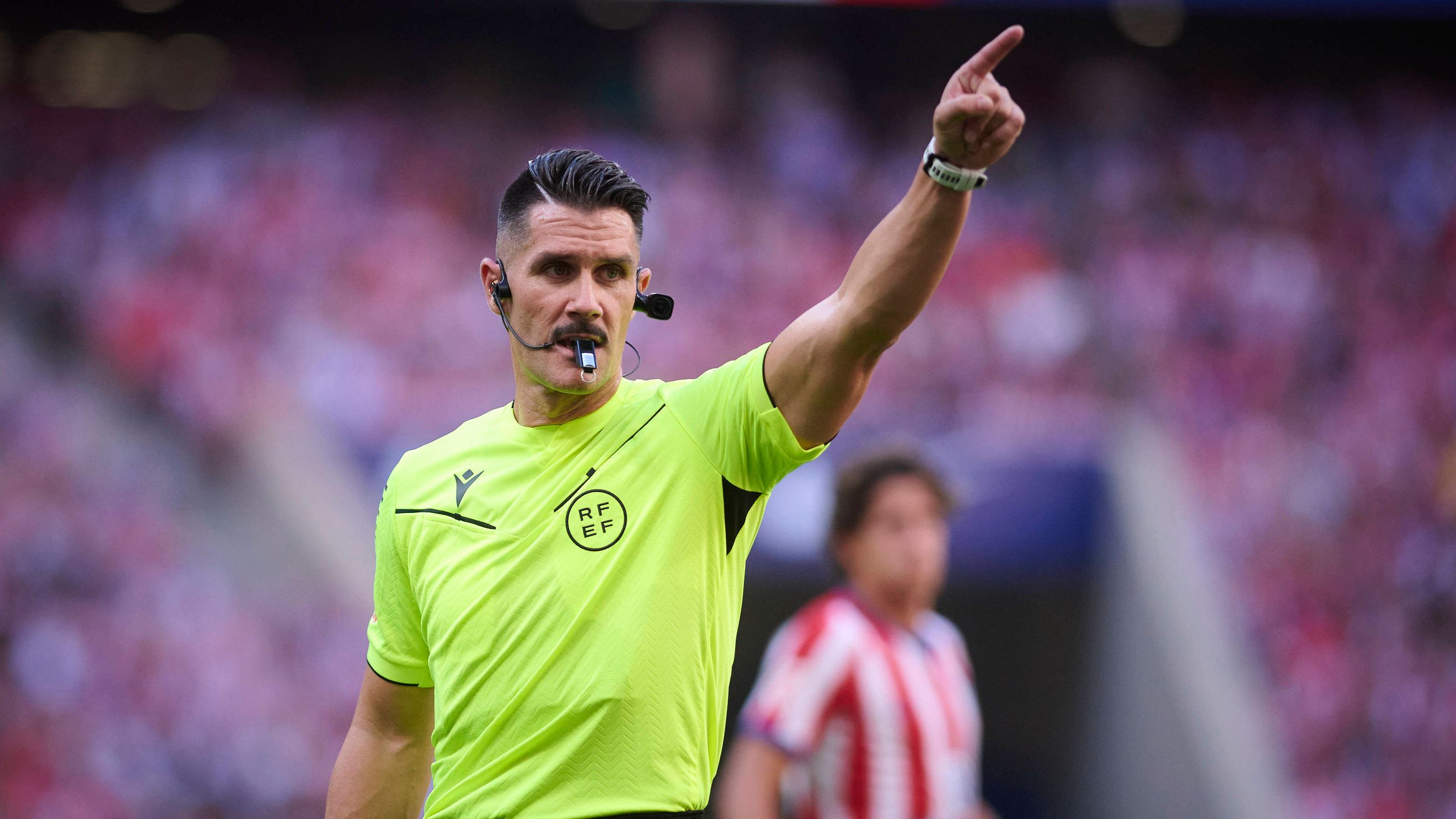 "أصبحنا شماعة الفشل".. الاتحاد الإسباني يثير الجدل بتصريحات حكم ديربي مدريد