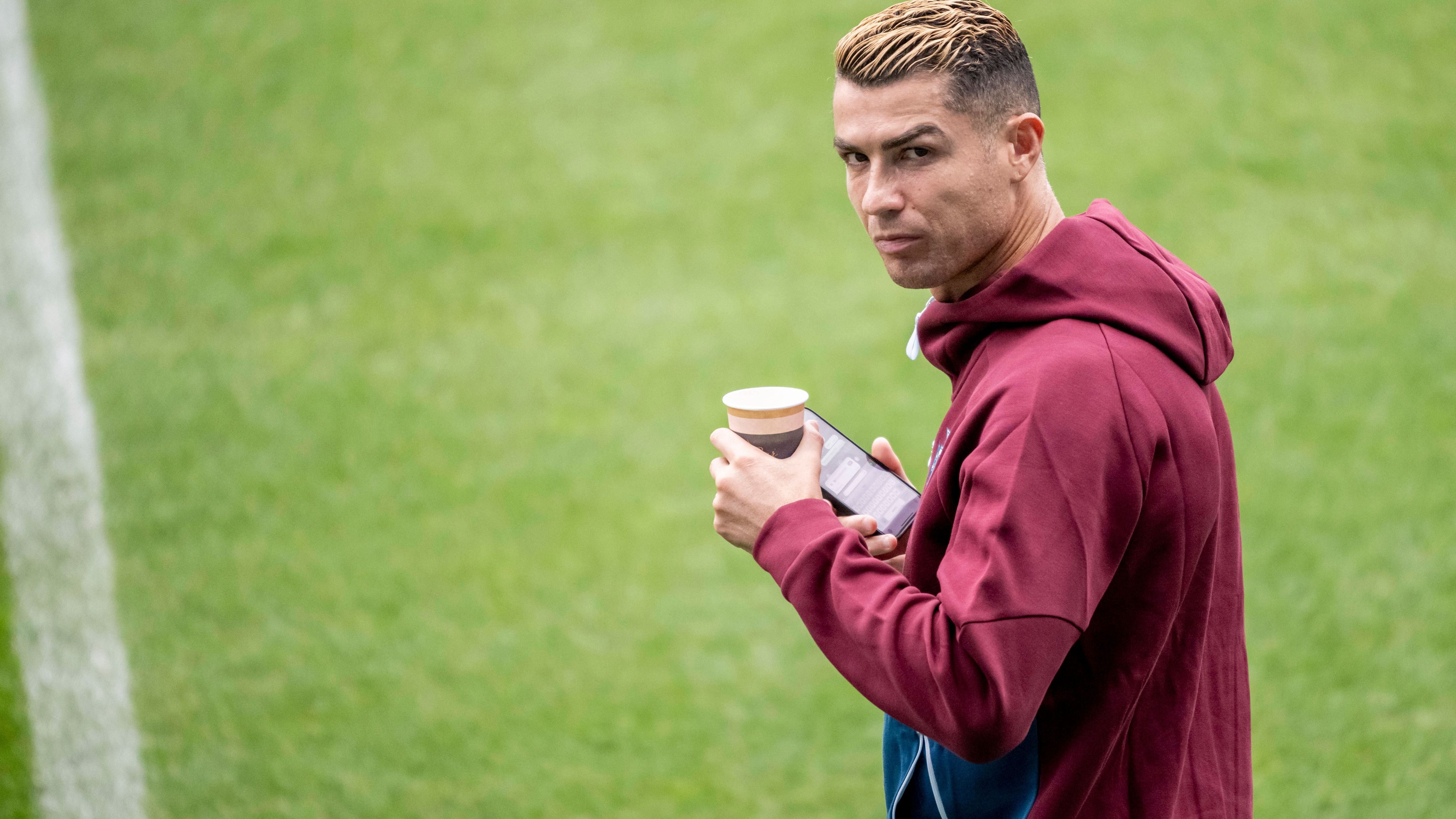 فيديو: شاهد لحظة وصول رونالدو إلى مدريد.. ماذا فعلت الجماهير؟