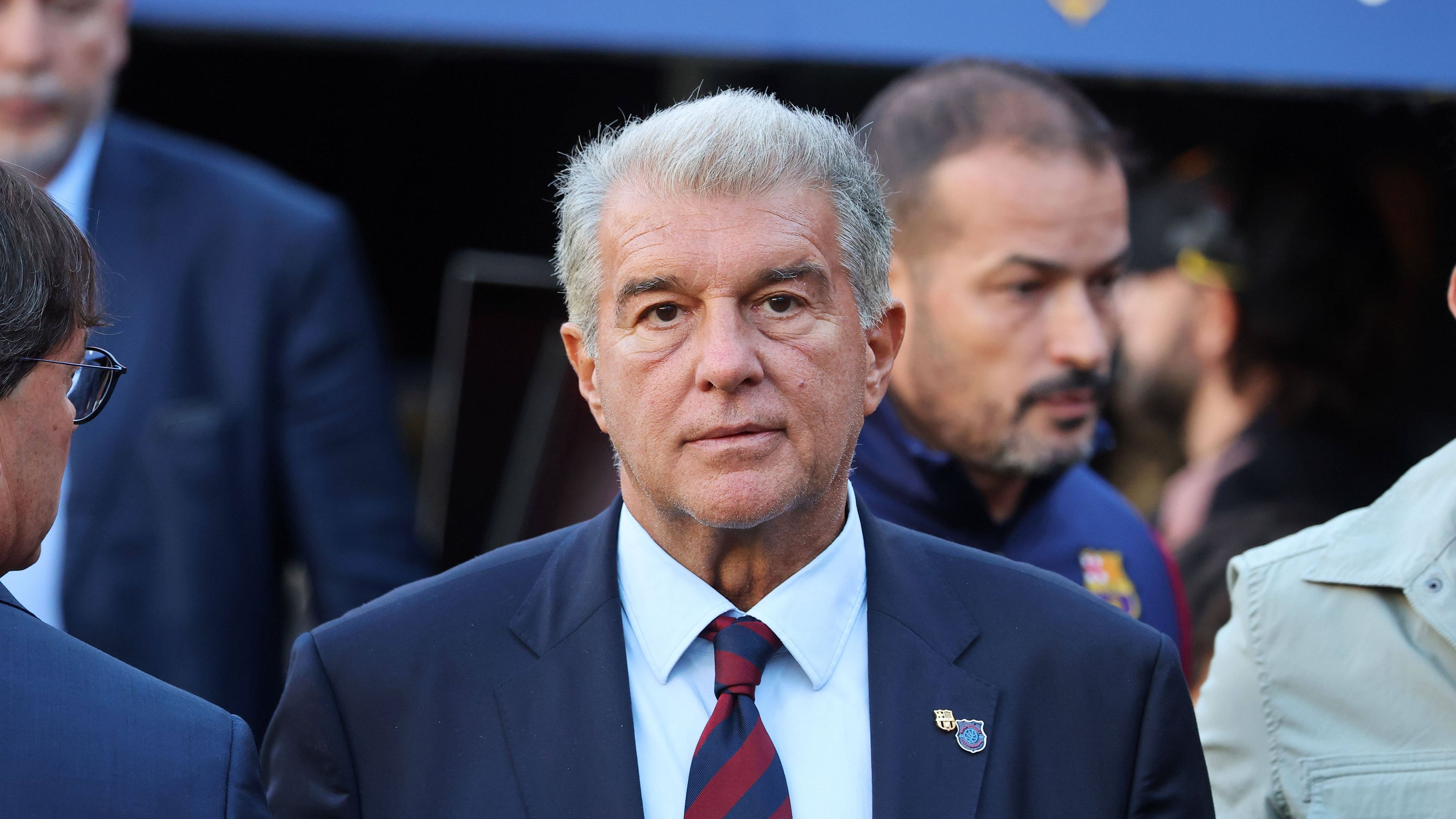 لابورتا: برشلونة الأفضل في العالم.. وفينيسيوس سيمنعني من الحديث