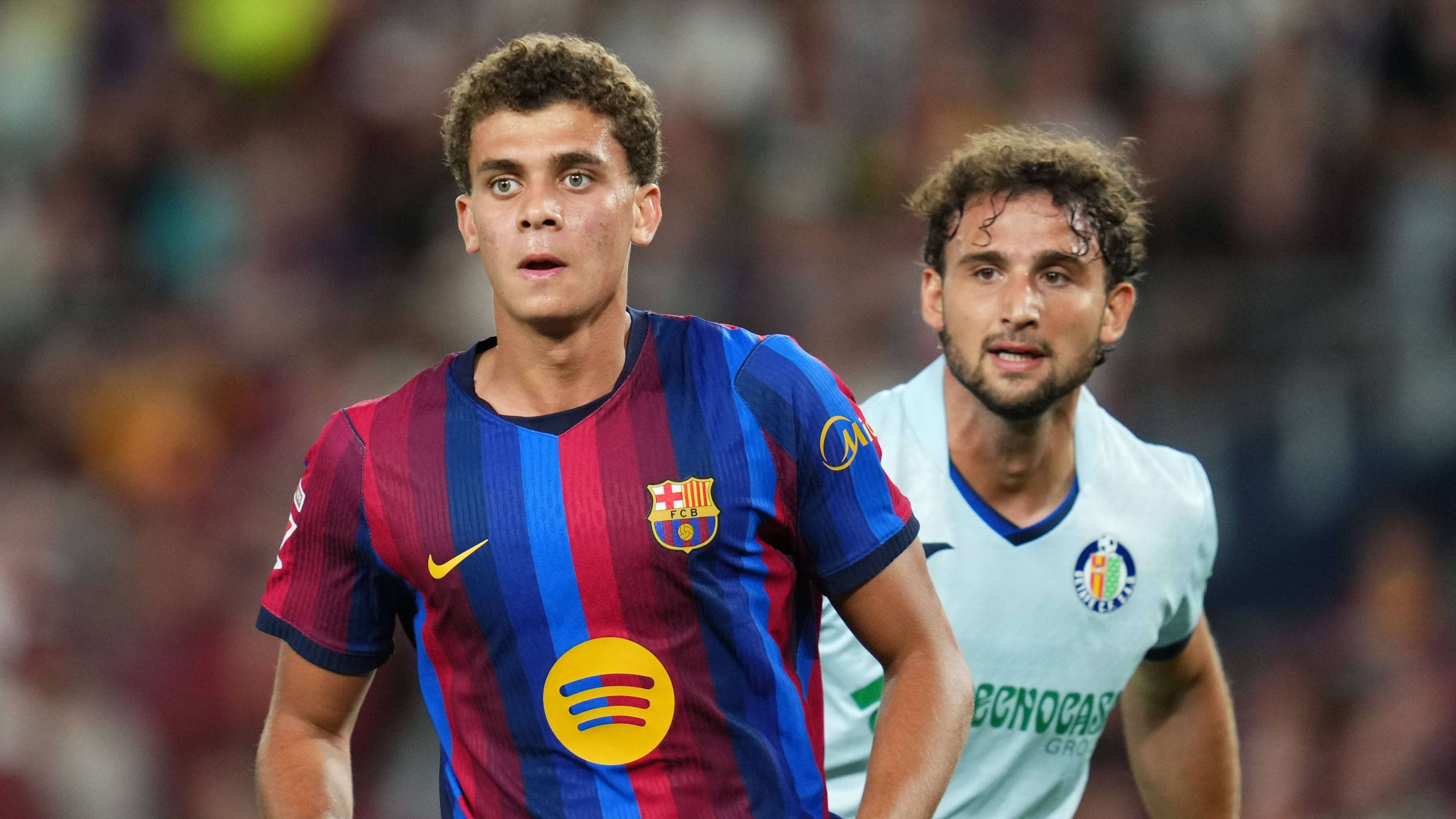 برشلونة ضد ريال مدريدحمزة عبد الكريم و5 آخرون على موعد تاريخي.. هل ينضموا إلى قائمة ميسي ومارادونا؟الكلاسيكو يفتح أبواب المجد لهؤلاء.. فمن يستغل الفرصة؟03:2623 أكتوبر 2026