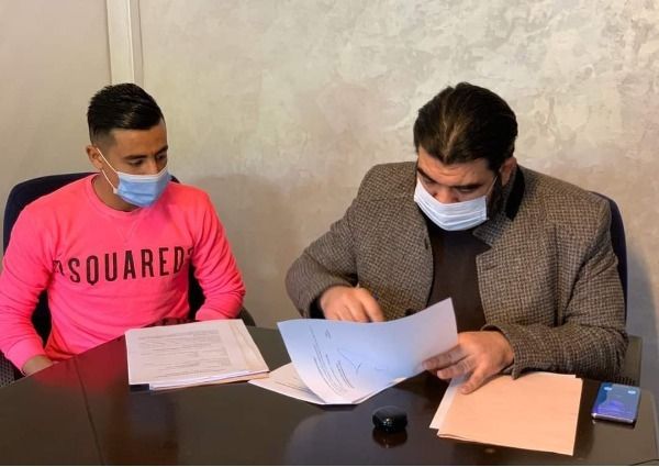 من توقيع العقد