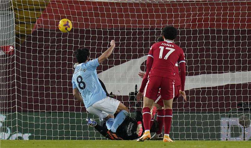 جوندوجان يسجل الهدف