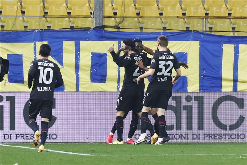 لاعبو بولونيا 