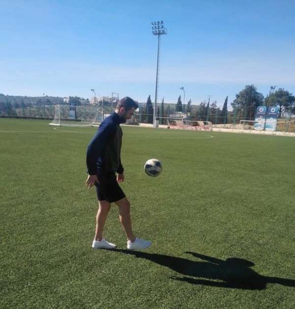 من تدريبات العيساوي بالكرة