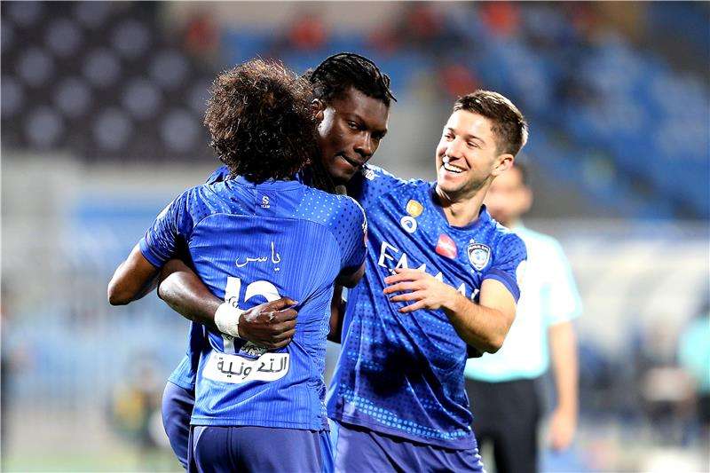 أجانب الهلال