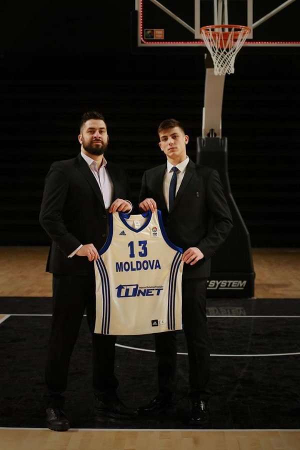 نيشيتا وسفايا 