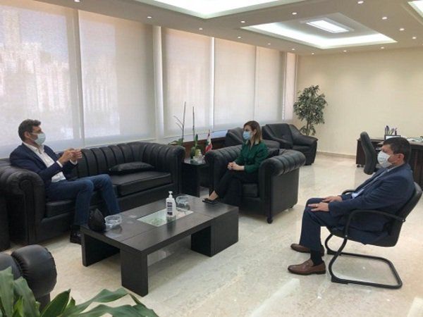 من الاجتماع