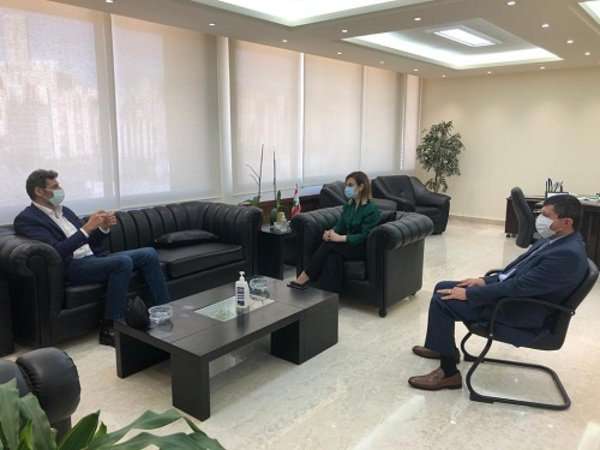 من الاجتماع
