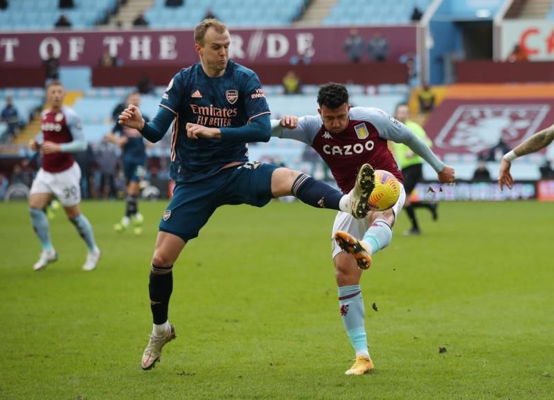 تريزيجيه (يمين)