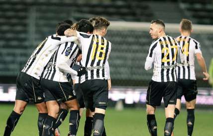 لاعبو آنجيه