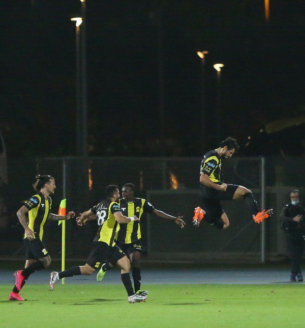 فرحة حجازي مع لاعبي الاتحاد