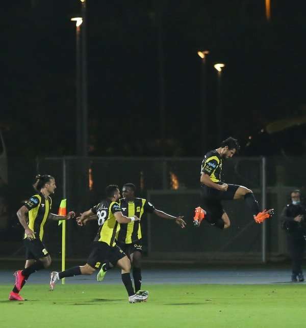 فرحة حجازي مع لاعبي الاتحاد