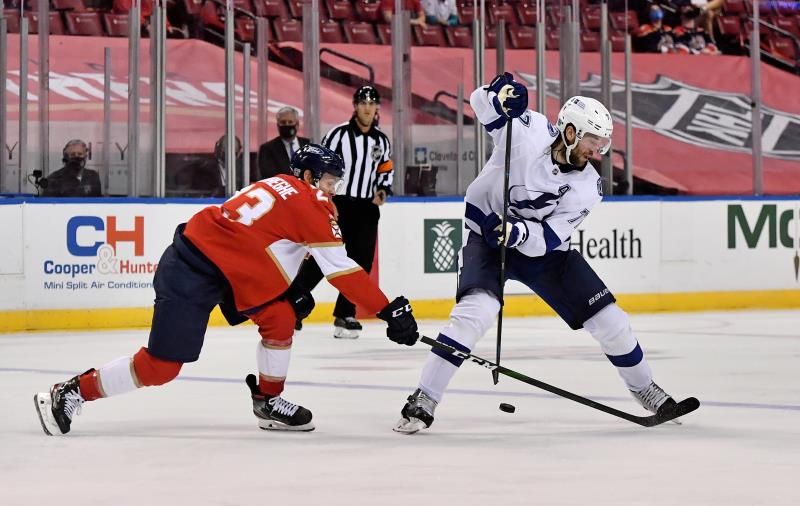 2021-02-12t024230z_1114024911_mt1usatoday15562245_rtrmadp_3_nhl-tampa-bay-lightning-at-florida-panthers_reuters