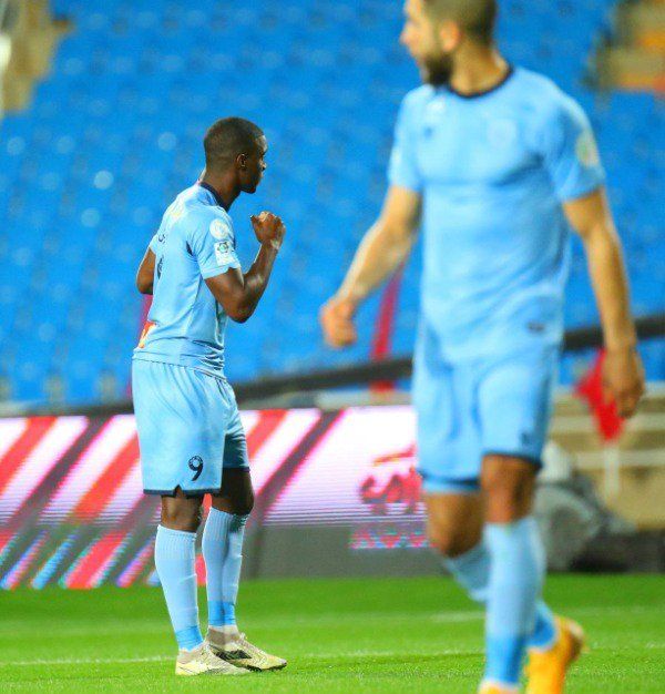 لاعبو الباطن