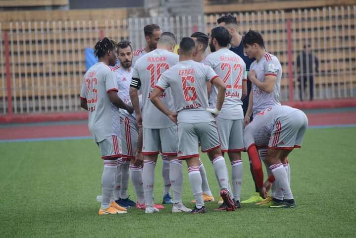 لاعبو بلوزداد 