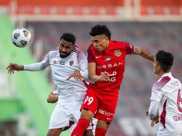 من مباراة شباب الأهلي والوحدة