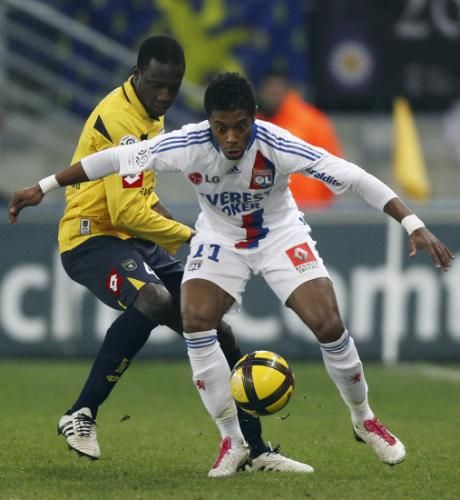 2011-03-122011-03-12t191544z_01_vak09_rtridsp_3_soccer-france_reuters