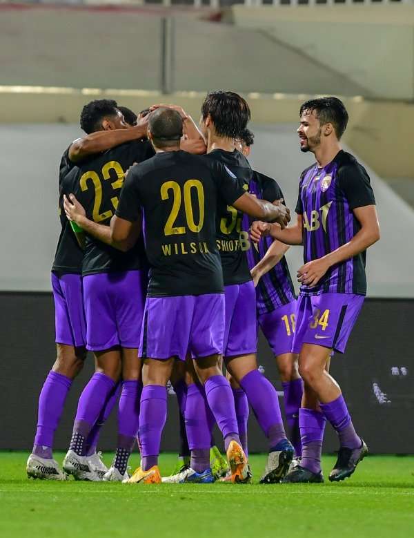 لاعبو العين