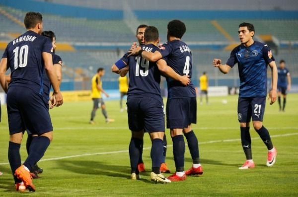 لاعبو بيراميدز  