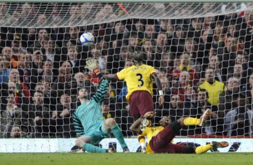 2011-03-122011-03-12t201302z_01_crc17_rtridsp_3_soccer-england-cup_reuters