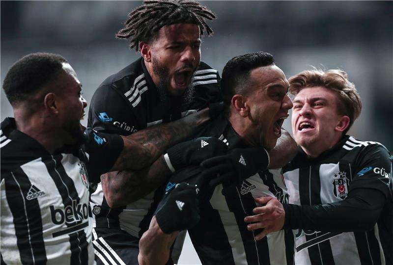 لاعبو بيشكتاش 