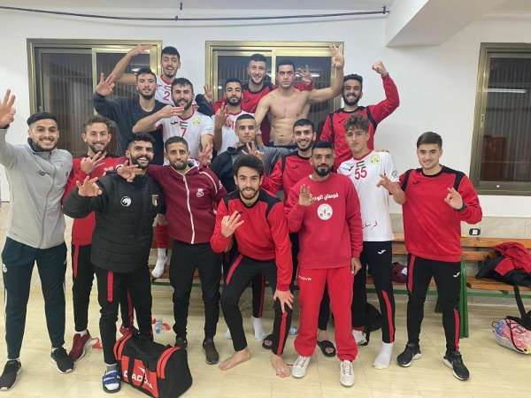 فرحة لاعبي البيرة