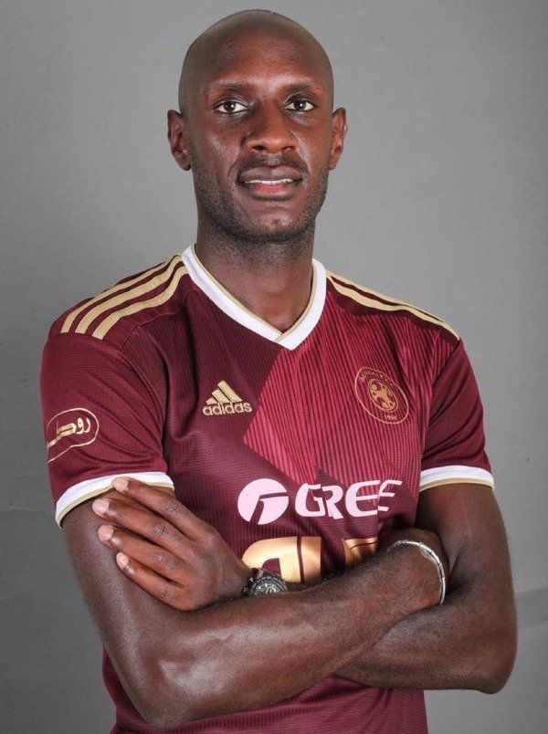 جوليو تفاريس 