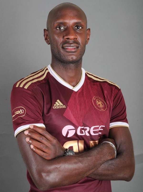 جوليو تفاريس 