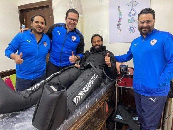 جنش والطاقم الطبي
