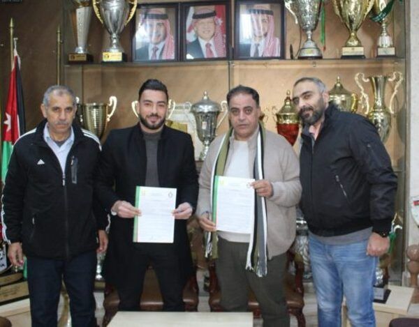 من حفل التوقيع