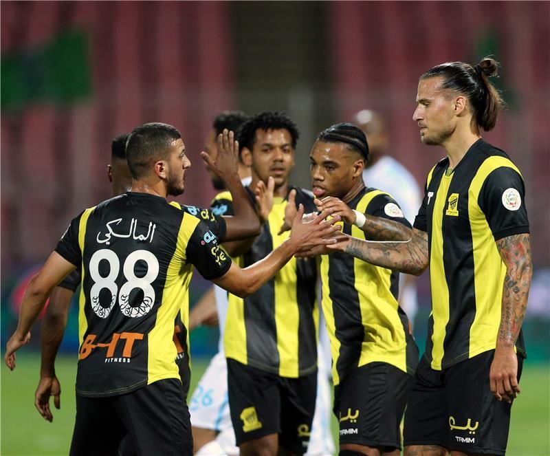 لاعبو اتحاد جدة 