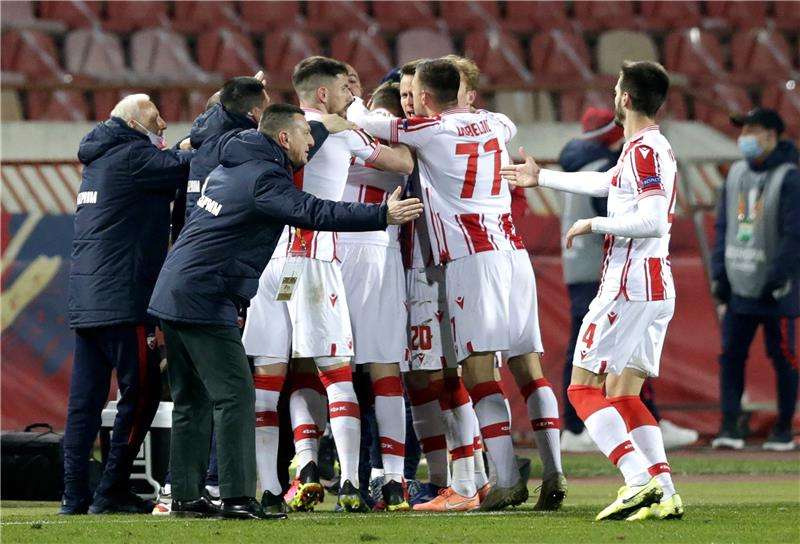 من لقاء ميلان والنجم الاحمر