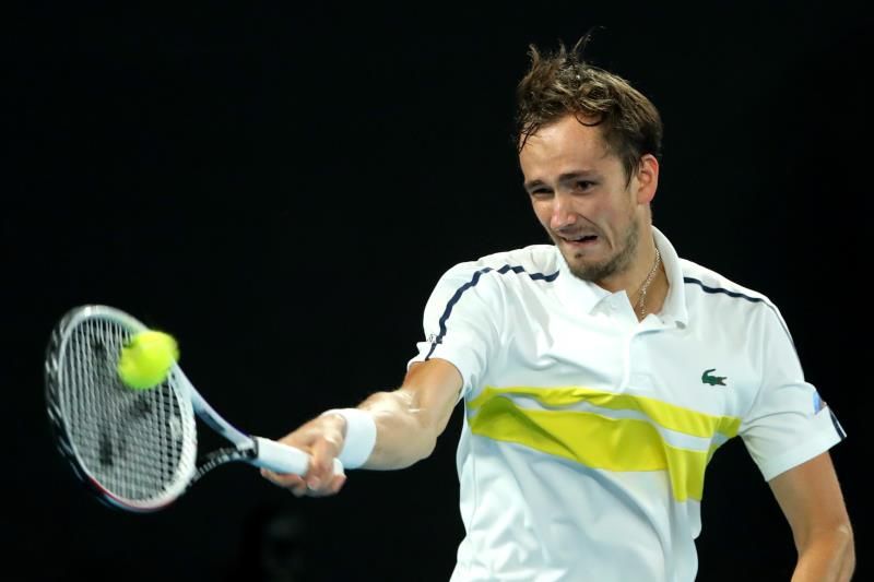 2021-02-19t104702z_1561084473_up1eh2j0tye5i_rtrmadp_3_tennis-ausopen_reuters