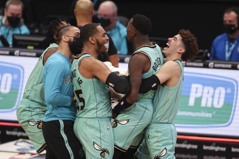 2021-02-21t033120z_652655452_mt1usatoday15606280_rtrmadp_3_nba-golden-state-warriors-at-charlotte-hornets_reuters