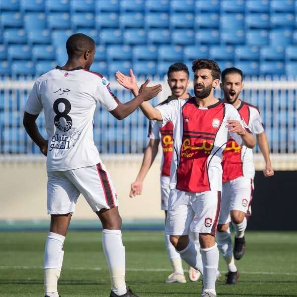 لاعبو الرائد