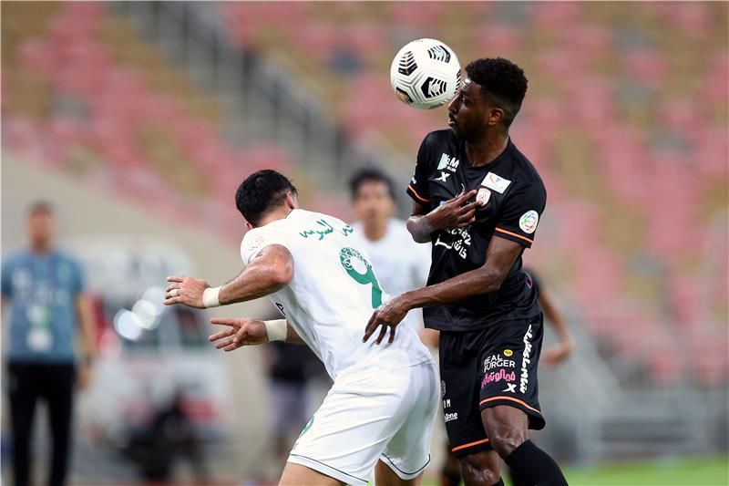 الأهلي والشباب