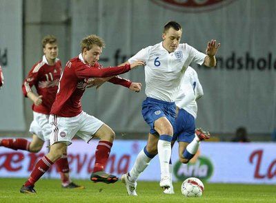 تيري في مباراة المنتخب الإنجليزي أمام المنتخب الدنماركي