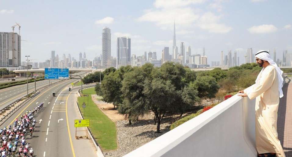 الشيخ محمد بن راشد يتابع الطواف