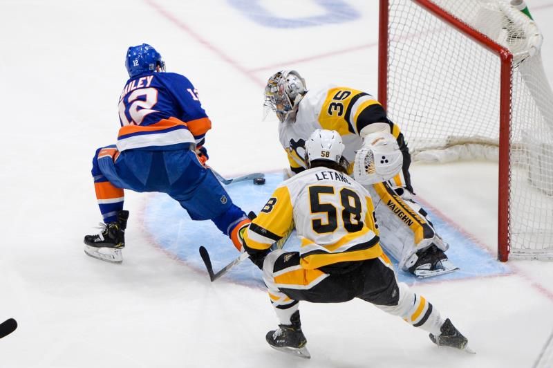 2021-02-28t054109z_1111683706_mt1usatoday15644998_rtrmadp_3_nhl-pittsburgh-penguins-at-new-york-islanders_reuters