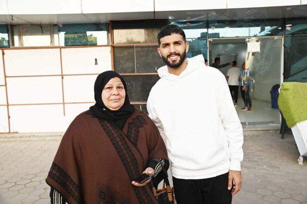 فرجاني ساسي مع المشجعة الزملكاوية