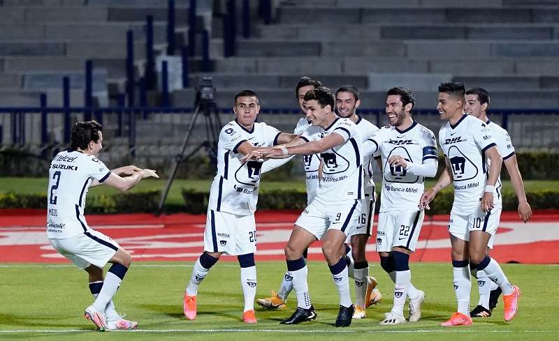 لاعبو بوماس