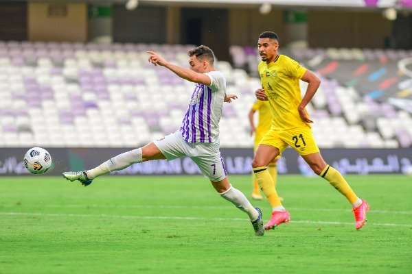 من مباراة العين والوصل