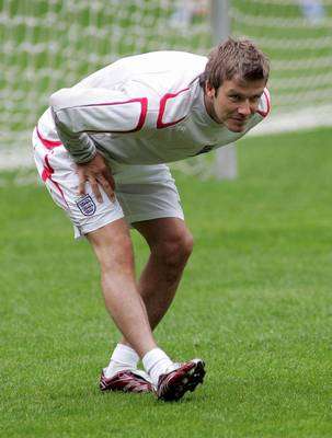 بيكهام يتدرب لكأس العالم في ملعب أول ترافورد بمدينة مانشستر يوم الأثنين السابق