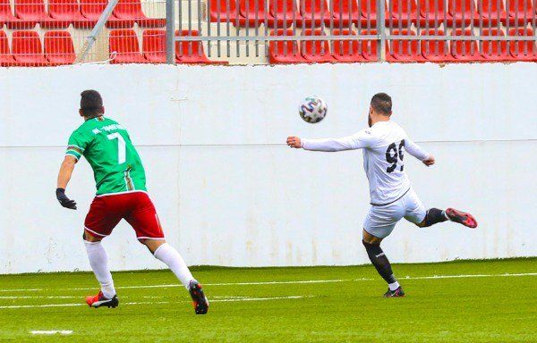 من إحدى مباريات شباب الخليل