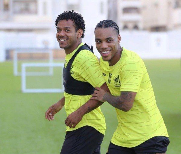 رومارينيو وجاري رودريجيز 