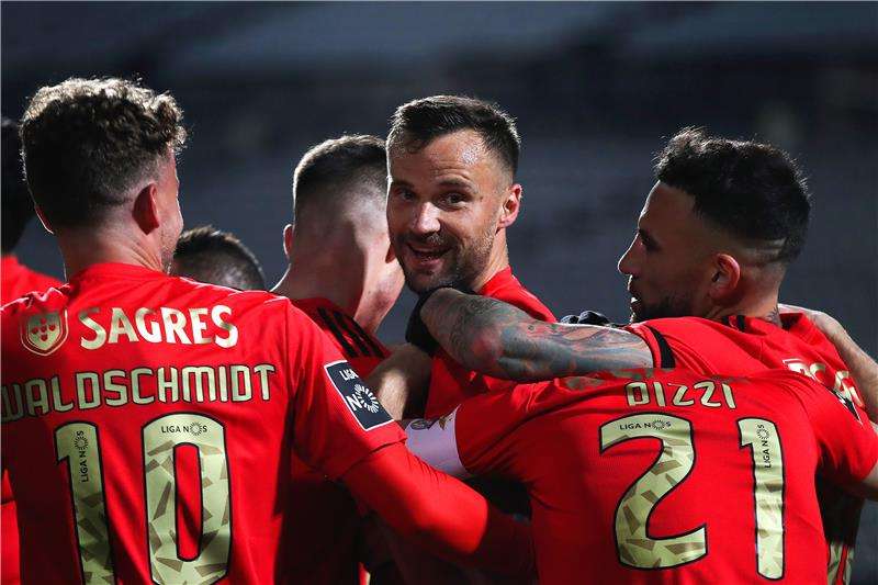 لاعبو بنفيكا 