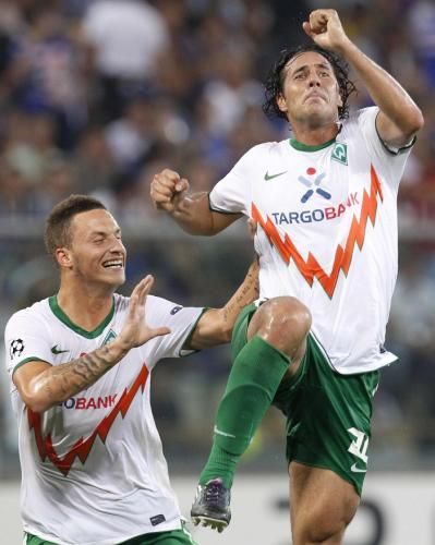 2010-08-24t212308z_01_sre418_rtridsp_3_soccer-champions_reuters