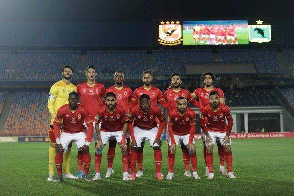 لاعبو الأهلي